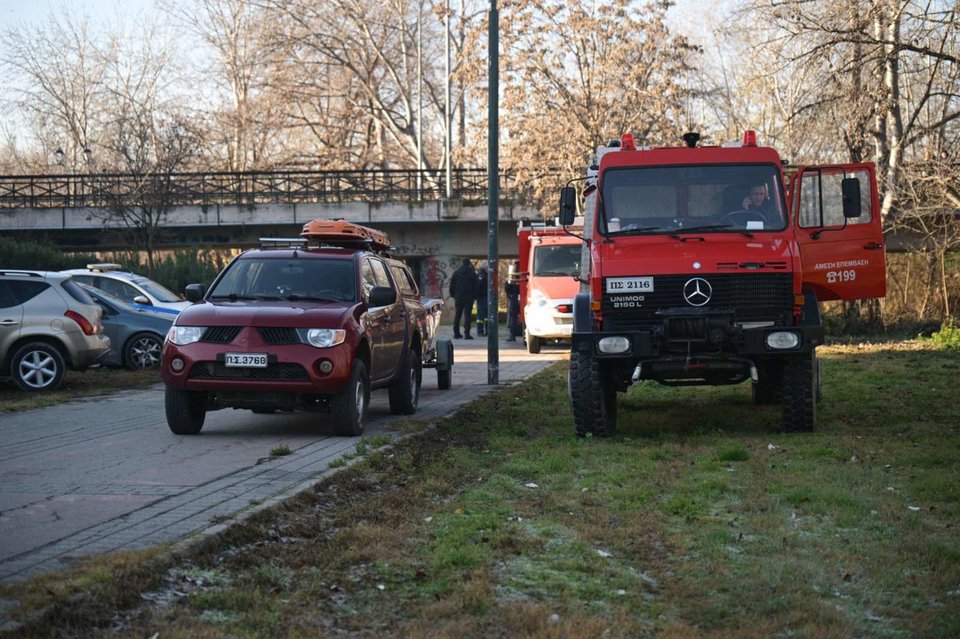 Πυροσβεστικά οχήματα στην περιοχή του Αλκαζάρ/Φωτογραφία: Onlarissa