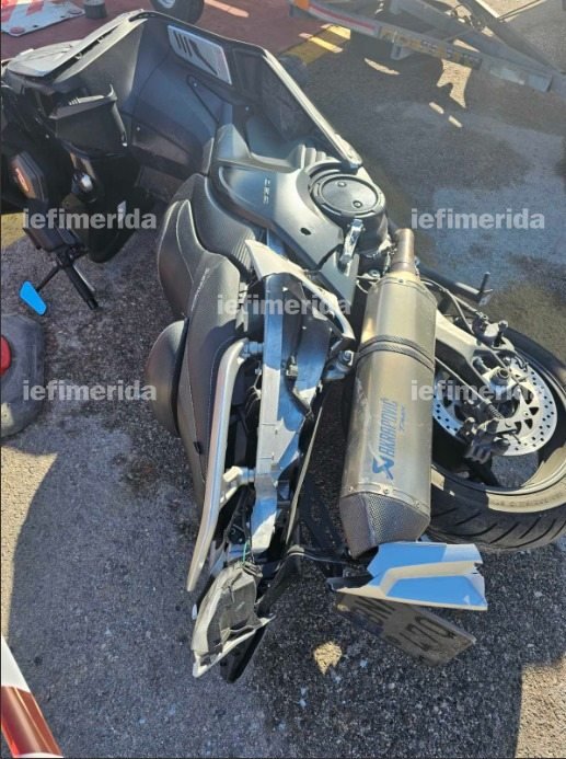 Το μηχανάκι που οδηγούσε ο άτυχος άνδρας που παρασύρθηκε