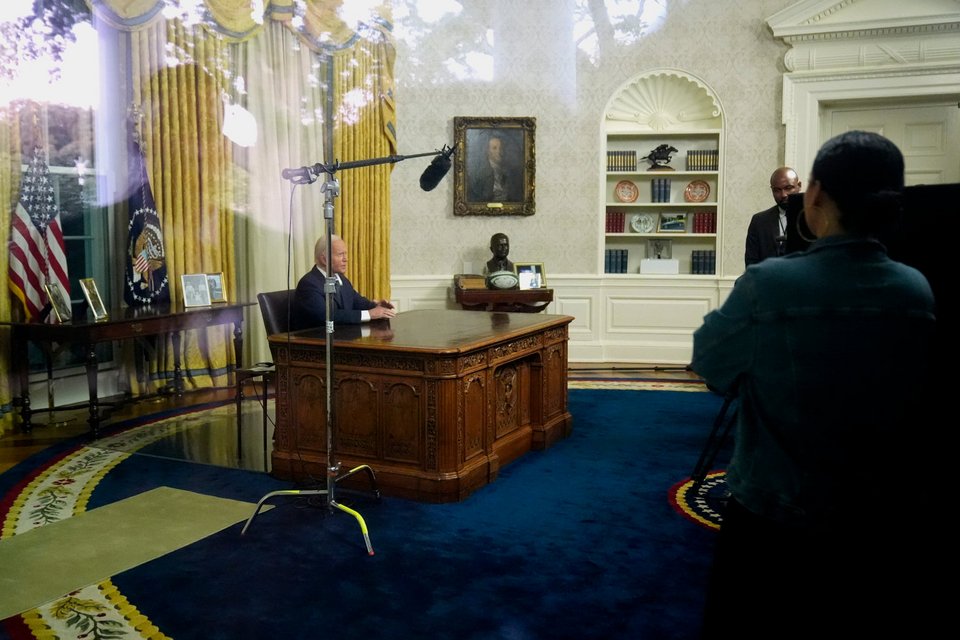 Οβάλ Γραφείο