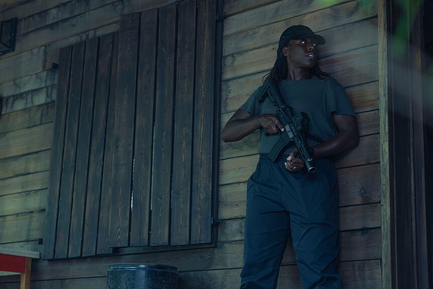 Η Lashana Lynch ως Bianca στη σειρά The Day of The Jackal