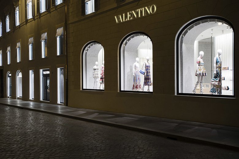 To flagship του οίκου Valentino στη Ρώμη
