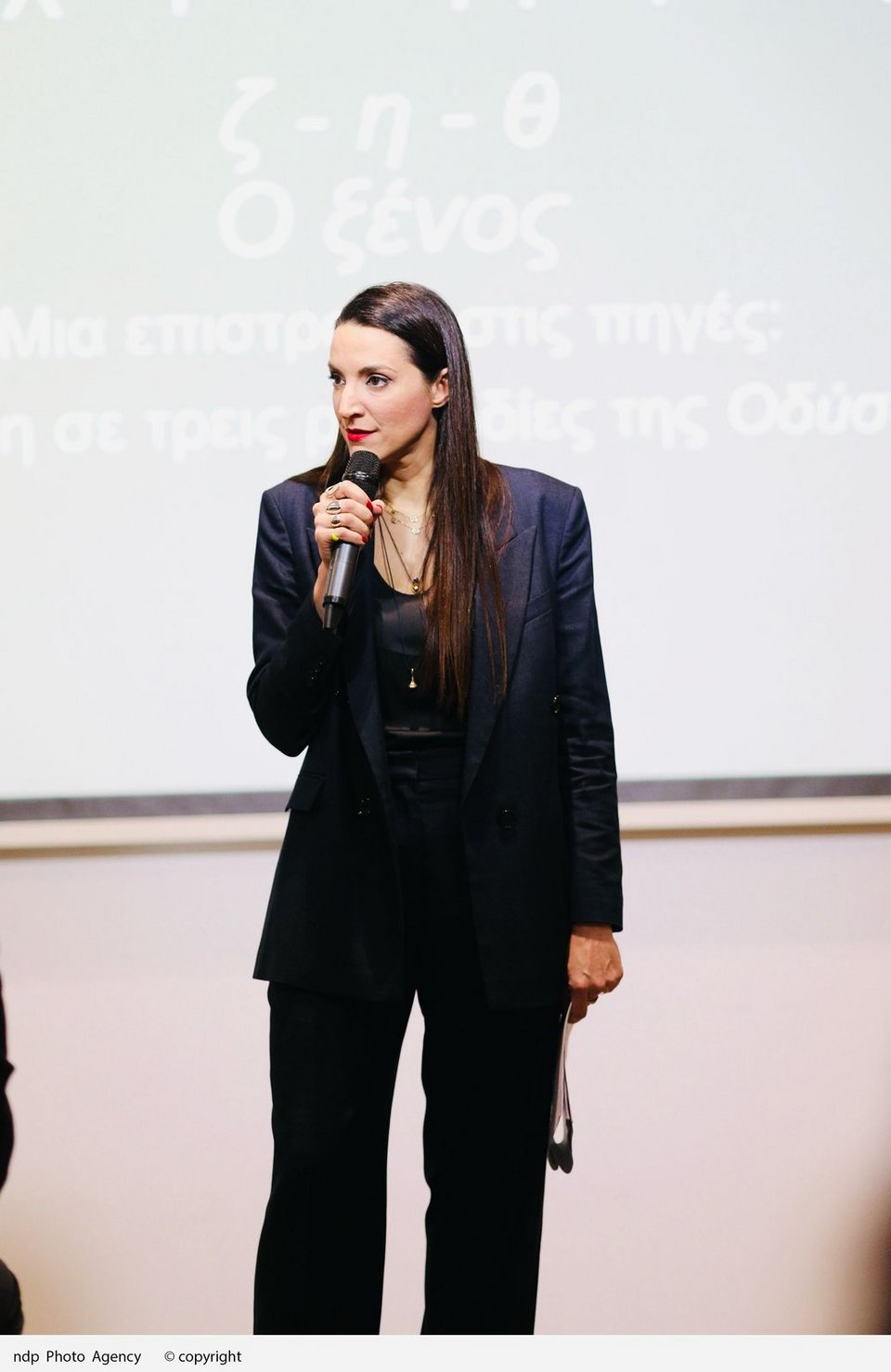 Η καλλιτεχνική διευθύντρια του Φεστιβάλ Αθηνών και Επιδαύρου, κατά την παρουσίαση του προγράμματος για την Επίδαυρο, με ένα επετειακό πρόγραμμα για τα 70 χρόνια του θεσμού.