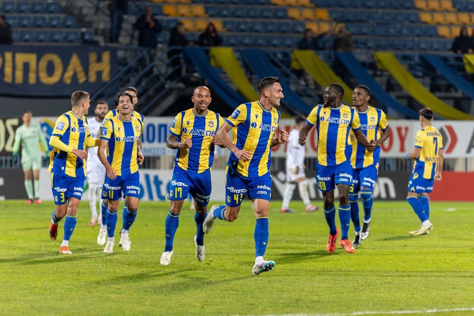 Οι παίχτες του Αστέρα πανηγυρίζουν/asterastripolis.gr