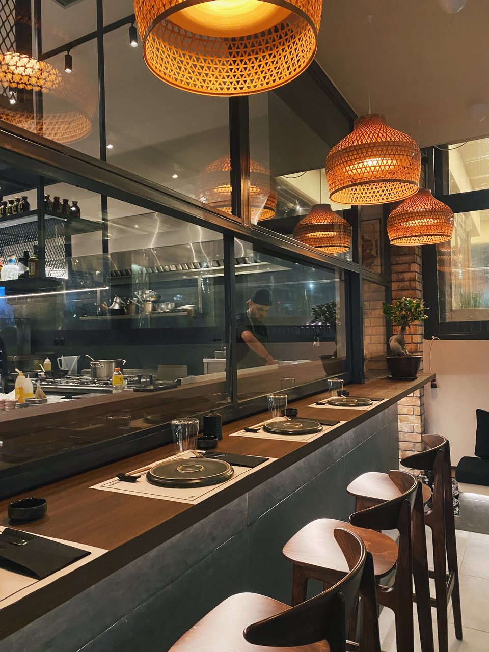 Η μία από τις δύο μπάρες του Ryōtei 118