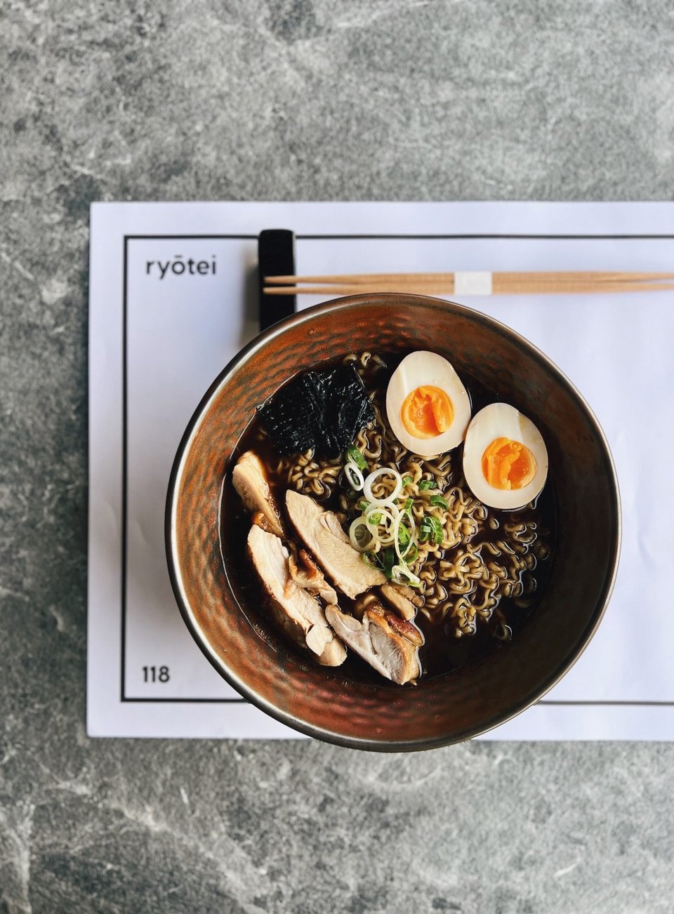 Ράμεν με κοτόπουλο και καταπληκτικό ζωμό 