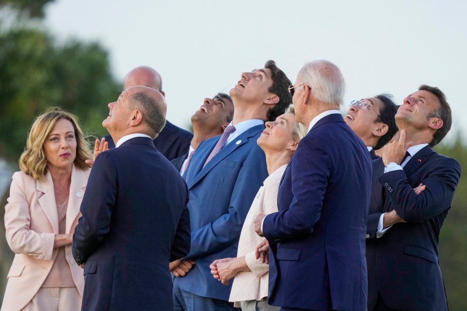 Στιγμιότυπο από συνάντηση των ηγετών της G7 το 2024/AP
