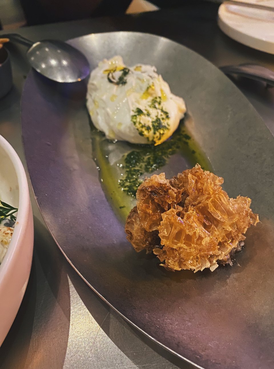 Οψιμοτύρι Παρνασσού με κηρήθρα  / Φωτογραφία: Μάνος Λειβαδάρος/iefimerida