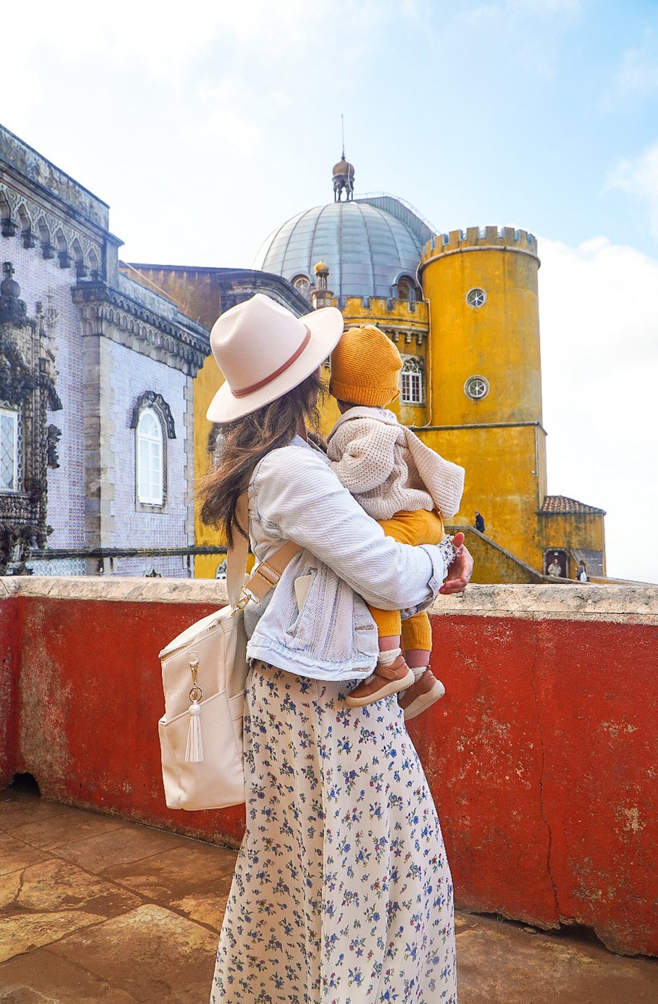 Η Cara με την κόρη της στην Πορτογαλία