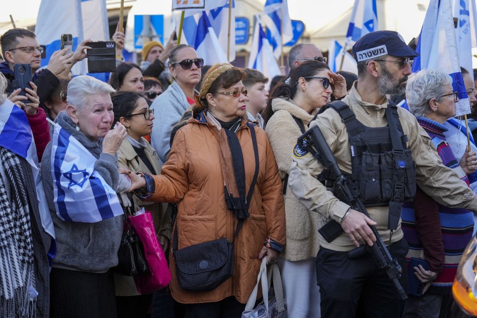 «Είμαστε εδώ για να σφίξουμε τους ανθρώπους στην αγκαλιά μας, για να δυναμώσουμε και για να δώσουμε όσο περισσότερη δύναμη μπορούμε»