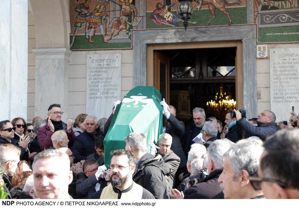 Σκεπασμένο με τη σημεία του Παναθηναϊκού το φέρετρο του θρυλικού τερματοφύλακα