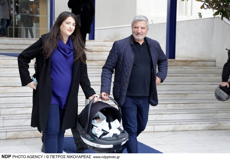 Το ζευγάρι επέστρεψε σήμερα σπίτι του μαζί με τον γιο τους