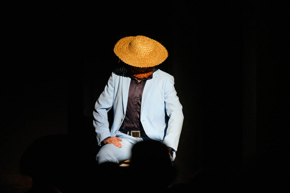 “Van-Flamengo-Gogh”: Η ζωή και το έργο του Βαν Γκογκ ξετυλίγεται μέσα από το φλαμένγκο