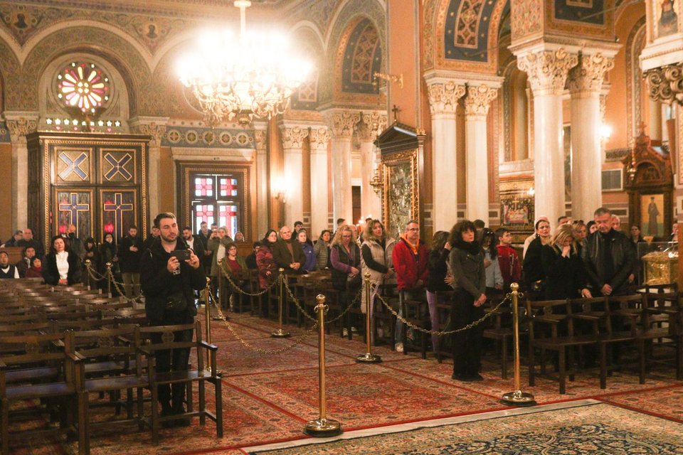 Τρισάγιο στη Μητρόπολη για τα θύματα των Τεμπών