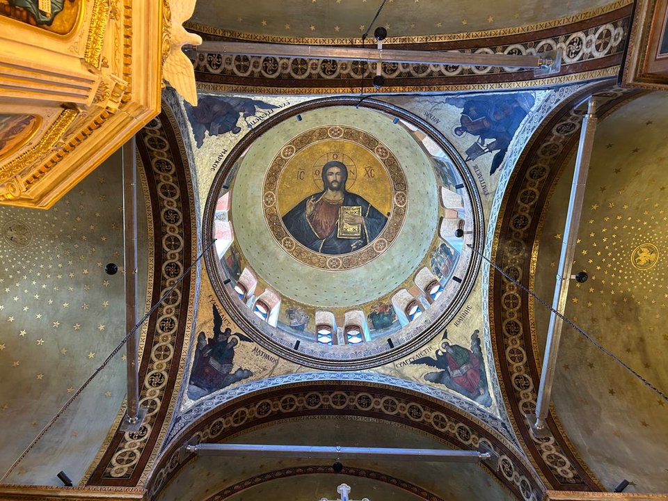 Ο τρούλος του ναού των Αγίων Θεοδώρων