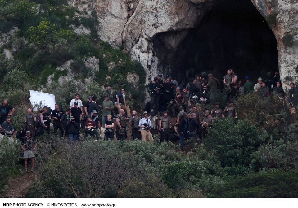 Νέες φωτό από τα γυρίσματα της «Οδύσσειας» στη Σπηλιά του Νέστορα -Ο Ματ Ντέιμον με τη στολή του Οδυσσέα - iefimerida.gr