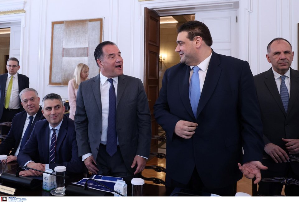 Ο υπουργός Υγείας, Άδωνις Γεωργιάδης με τον υπουργό Εσωτερικών Θοδωρή Λιβάνιο