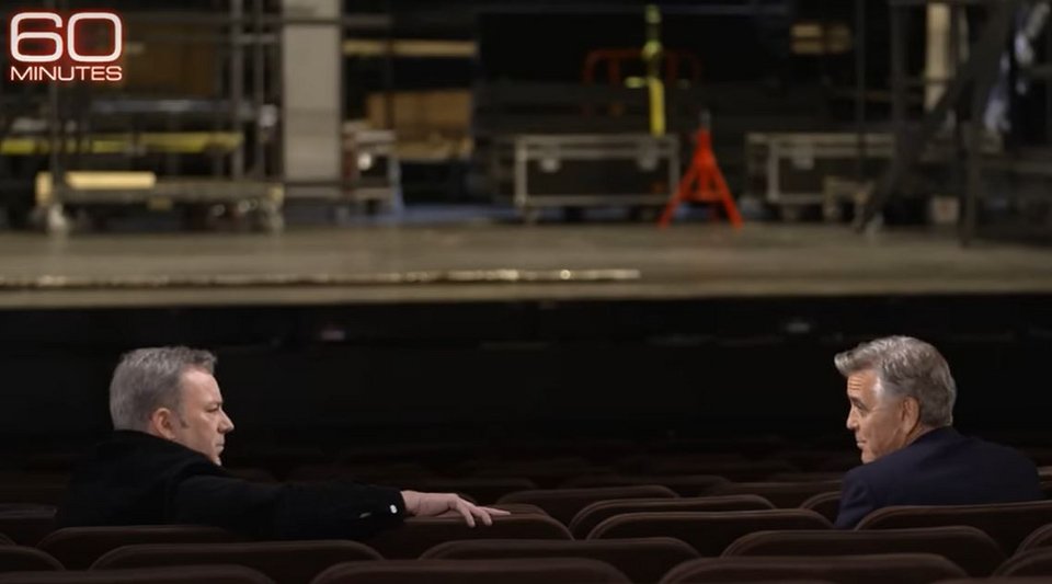 Στιγμιότυπο από τη συνέντευξη του Τζορτζ Κλούνεϊ στην εκπομπή «60 minutes» του CBS
