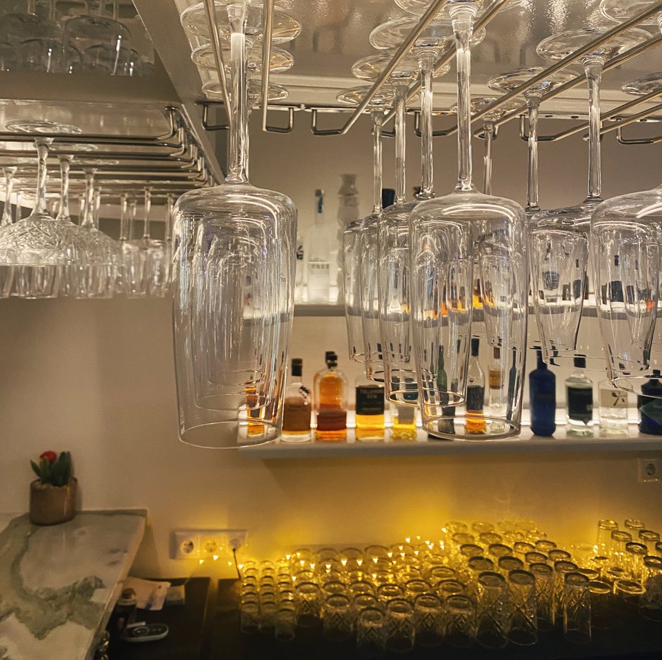 Λεπτομέρεια από το μπαρ του Suma / Φωτογραφία: Μάνος Λειβαδάρος/iefimerida