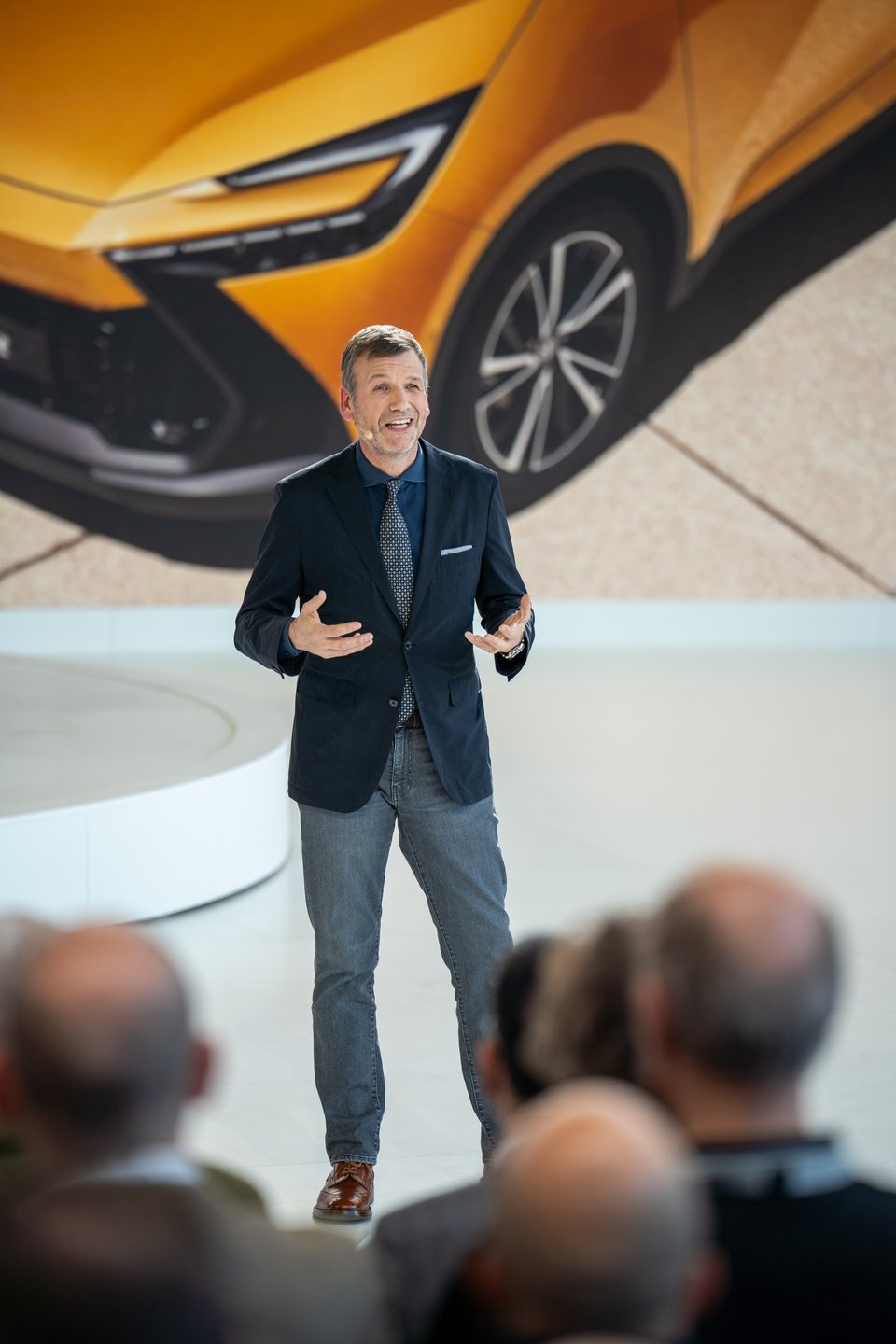 Simon Humphries, Member of the Board of Directors & Operating Officer