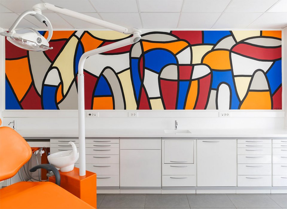 O ποπ χώρος της οδοντιατρικής κλινικής Dental Clinic στη Νέα Σμύρνη, από το αρχιτεκτονικό γραφείο 9010design / Φωτογραφία: 9010design.com