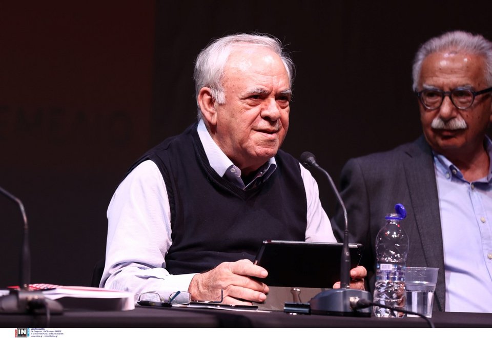 Ο Γιάννης Δραγασάκης στο βιβλίο του Γιάννη Μπαλάφα -Δίπλα του ο Κ. Γαβρόγλου -Φωτογραφία: Intimenews/ΑΝΤΩΝΙΑΔΗ ΘΩΜΑΪΣ