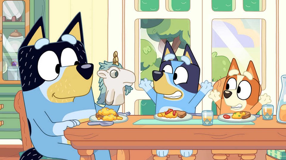 Η σειρά ακολουθεί το κουτάβι ράτσας Blue Heeler, την Bluey, την μικρότερη αδελφή Bingo και τους γονείς της, Bandit και Chilli / WIKIPEDIA