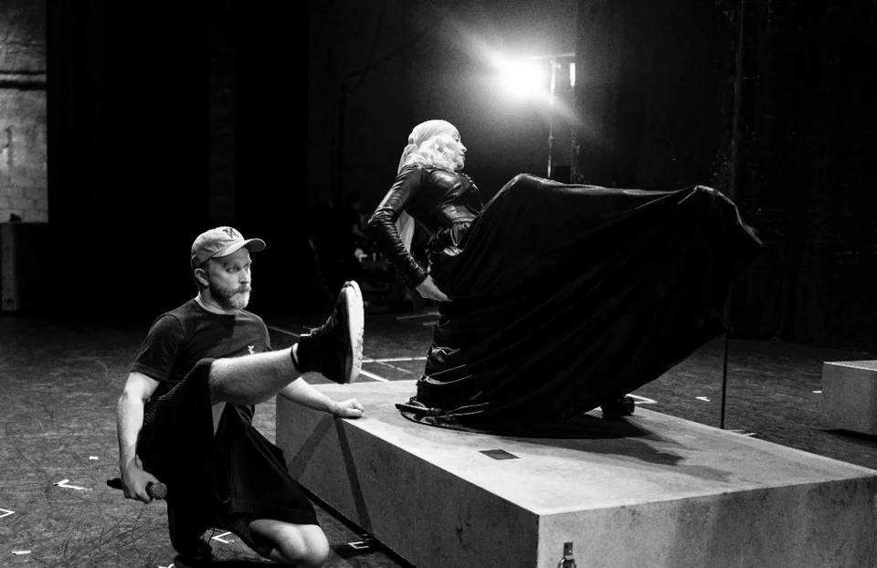 O Damien Jalet χορογραφώντας την Μαντόνα για το "Madame X"