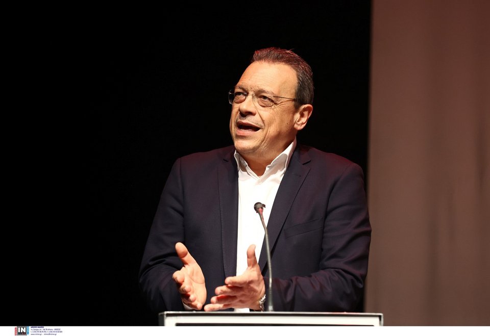 Ο Σωκράτης Φάμελλος στο χαιρετισμό του στο βιβλίο του Γιάννη Μπαλάφα -Φωτογραφία: ΑΝΤΩΝΙΑΔΗ ΘΩΜΑΪΣ