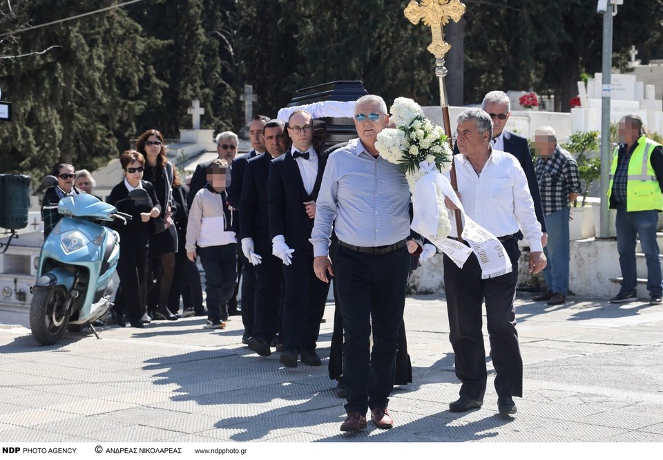 Την ηθοποιό αποχαιρέτησαν σήμερα συγγενείς, φίλοι και παλιοί της συνεργάτες