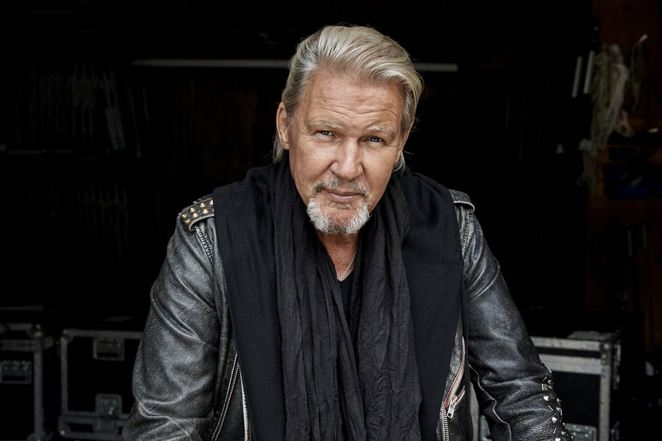 O Johnny Logan
