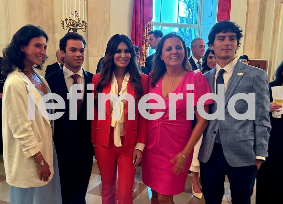 Η Κίμπερλι Γκίλφοϊλ με τον γιο της και η Αναστασία Καρλούτσου με τα παιδιά της Αλέξανδρο και Κωνσταντίνα