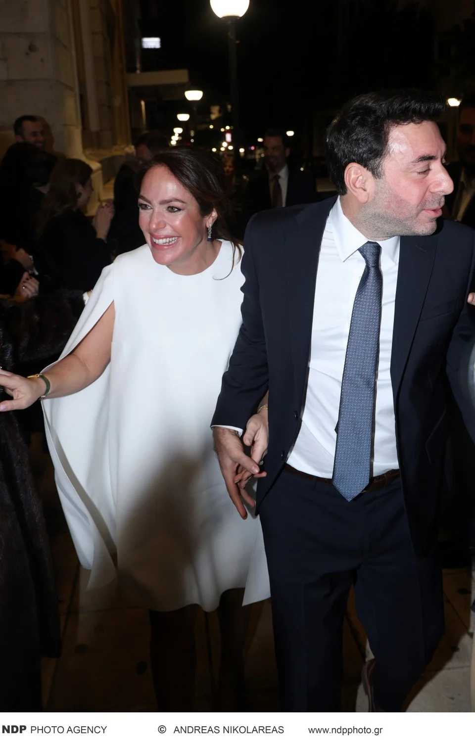 Η βουλευτής της ΝΔ και ο ψυχίατρος σύζυγός της περιμένουν το πρώτο τους παιδί σε 1,5 μήνα