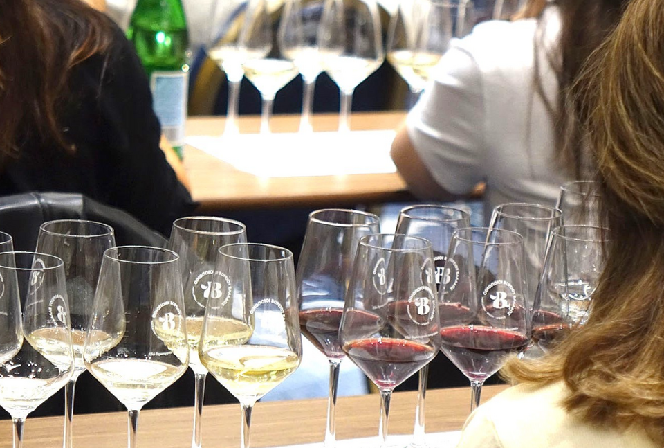 Την Δευτέρα 10 Μαρτίου από τις 19.00 και έως τις 21.00 το Ίδρυμα Β&Ε Γουλανδρή, σε συνεργασία με την Ένωση Οινοποιών Βορείου Ελλάδος, μας προσκαλεί σε ένα ιδιαίτερο ταξίδι οινογνωσίας και οινογευσίας στις μοναδικές ποικιλίες του βορειοελλαδίτικου αμπελώνα