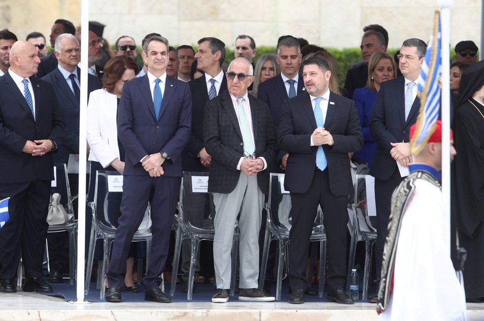 Ο πρωθυπουργός, Κυριάκος Μητσοτάκης, ο πρόεδρος της Βουλής, Νικήτας Κακλαμάνης, ο Περιφερειάρχης Αττικής, Νίκος Χαρδαλιάς και ο Έλληνας επίτροπος της ΕΕ αρμόδιος για τις βιώσιμες μεταφορές και τον τουρισμό, Απόστολος Τζιτζικώστας