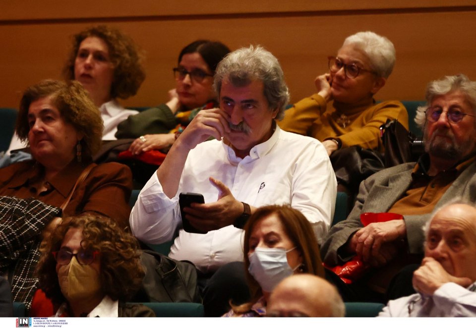 Ο Παύλος Πολάκης στο βιβλίο του Γιάννη Μπαλάφα -Φωτογραφία: ΑΝΤΩΝΙΑΔΗ ΘΩΜΑΪΣ