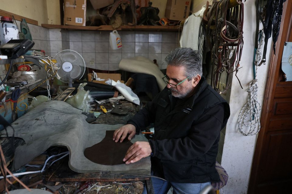 Ο τελευταίος σαγματοποιός στη Λέσβο