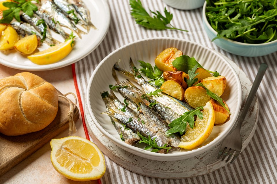 Σαρδέλες με ρόκα και σκόρδο