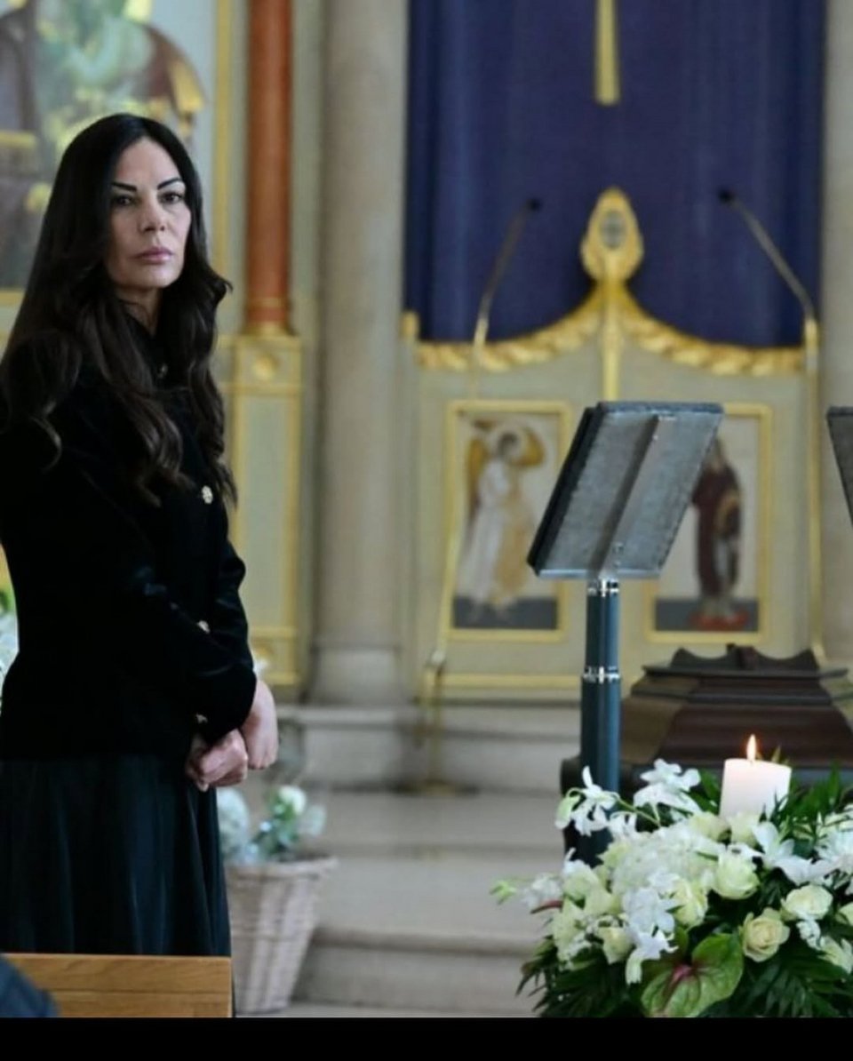 Η Εύη Βατίδου στην κηδεία του Αλέξη Κούγια