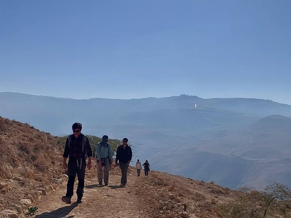 Περιπατητές που ξεκινούν το ταξίδι τους κατά μήκος του Camino de Egeria, μιας διαδρομής προσκυνητών που πρωτοπήρε μια καλόγρια του 4ου αιώνα / Camino de Egeria
