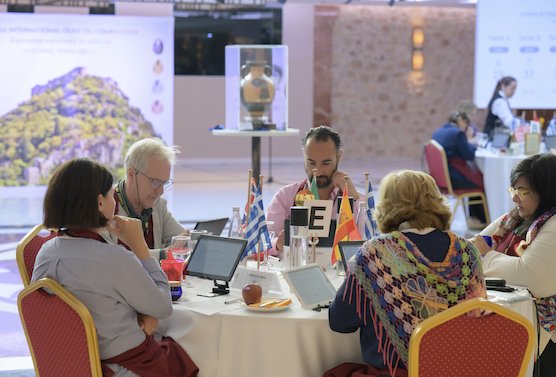 Ολα έτοιμα για τον 10ο Διεθνή Διαγωνισμό ελαιολάδου που πραγματοποιείται στην Ελλάδα με συμμετοχές από 24 χώρες και διεθνή κριτική επιτροπή 30 γευσιγνωστών