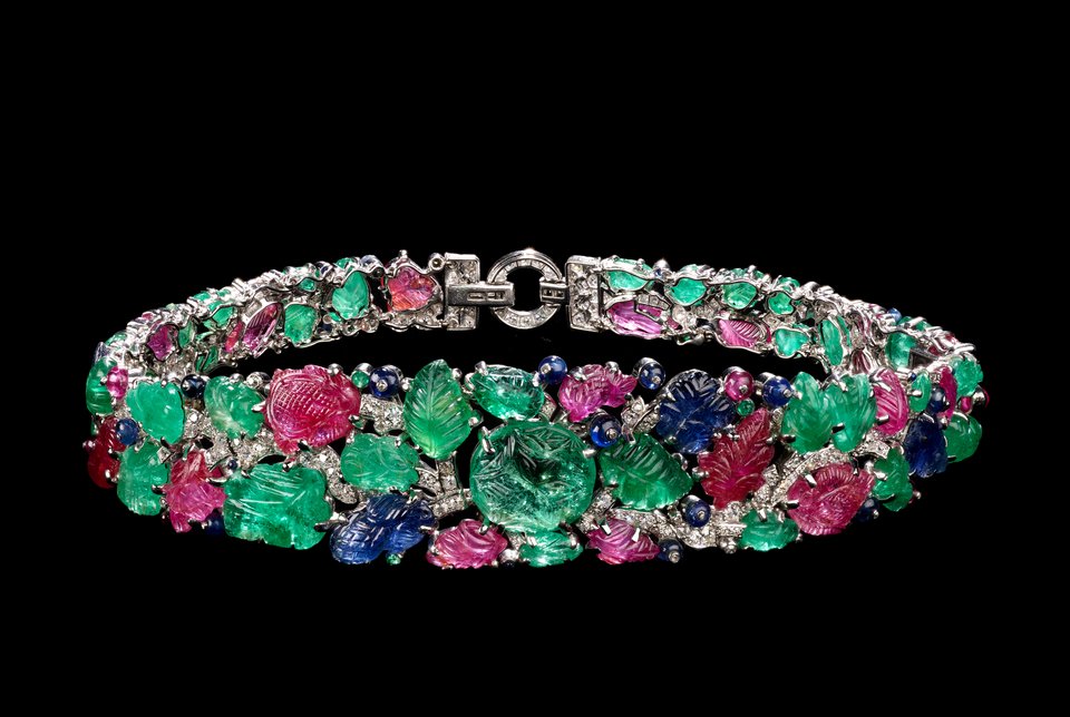 Mountbatten Bandeau in Tutti Frutti style, English Art Works for Cartier London, 1928. Emeralds, rubies, sapphires, diamonds and platinum © Victoria and Albert Museum, London