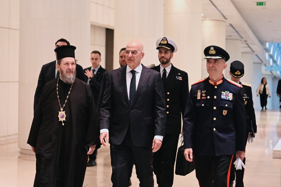 Στιγμιότυπο από το περιθώριο της τελετής εορτασμού του Προστάτη του Στρατού Ξηράς Μεγαλομάρτυρα Αγίου Γεωργίου / ΑΠΕ-ΜΠΕ