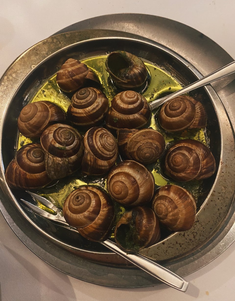 Τα σαλιγγάρια με το αρωματισμένο βούτυρο. 