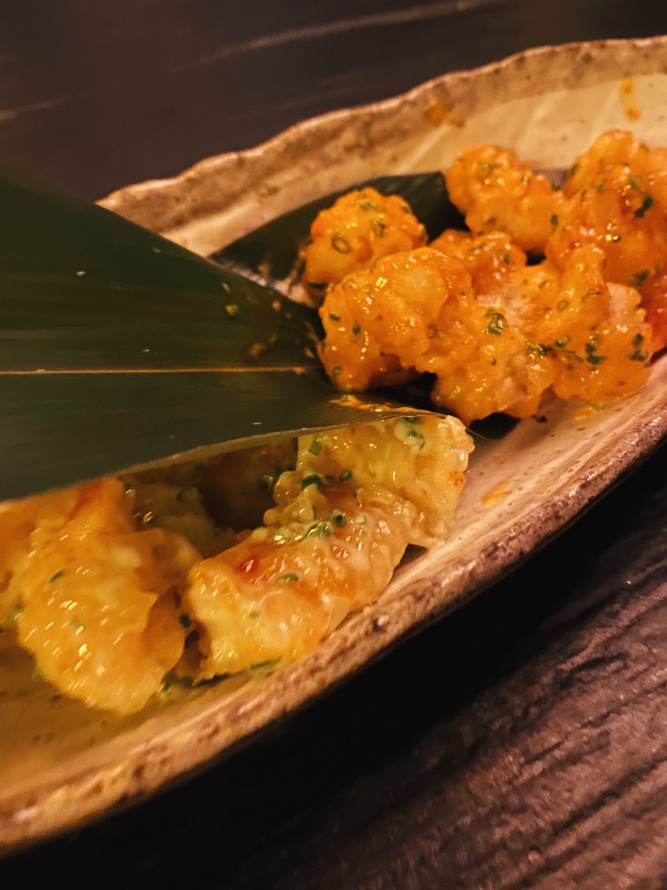 Το δημοφιλές πιάτο Two Ways Prawn Tempura. 