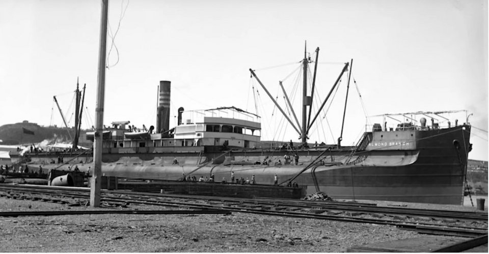 Το SS Almond Branch ναυπηγήθηκε το 1896 και βυθίστηκε από τορπίλη γερμανικού υποβρυχίου στις 27 Νοεμβρίου 1917 / WIKIPEDIA