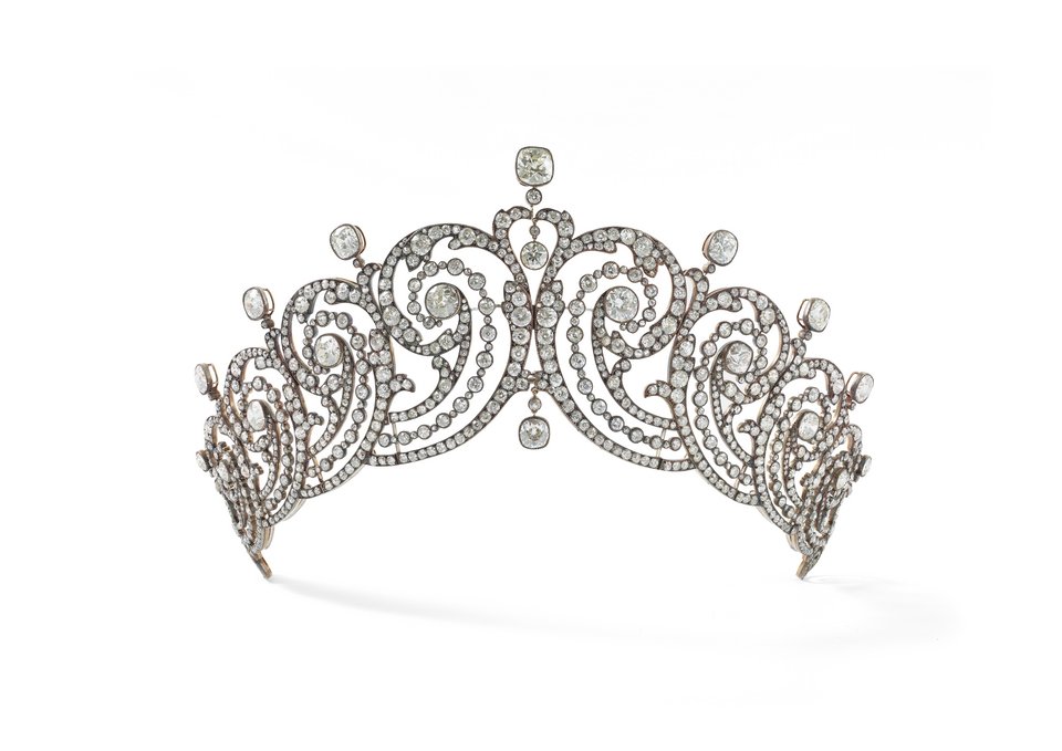 Manchester Tiara, Harnichard for Cartier Paris, 1903. Commission for Consuelo, Dowager Duchess of Manchester. Diamonds, gold and silver; the C-scroll at each end set with glass paste. © Victoria and Albert Museum, London