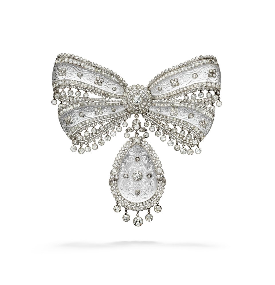 Stomacher Brooch, Cartier Paris, special order, 1913. Carved crystal, diamonds and platinum. Marian Gérard, Cartier Collection 