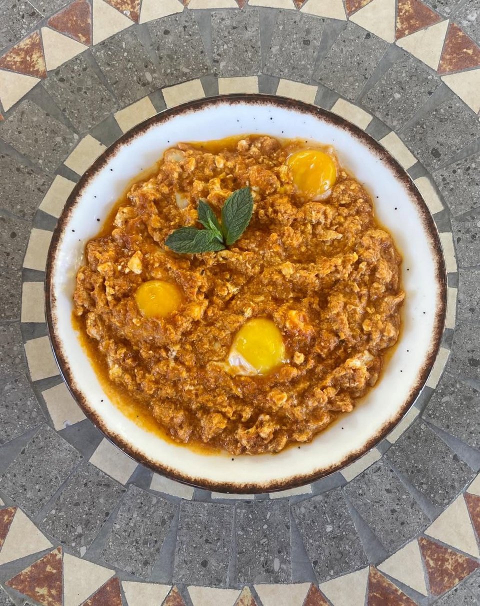 Ο πλούσιος παραδιοσιακός καγιανάς τoυ Adam's, με αυγά ελευθέρας βοσκής από τις δικές τους κότες / Φωτογραφίες: adams_tasteofheaven/Instagram