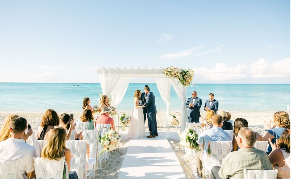  Η νέα μελέτη επισημαίνει ότι οι υποθέσεις που βασίζονται  σε προηγούμενες έρευνες ότι η χηρεία και το διαζύγιο είναι πολύ  στρεσογόνα γεγονότα ζωής που μπορούν να προκαλέσουν τη νόσο Αλτσχάιμερ / PEXELS