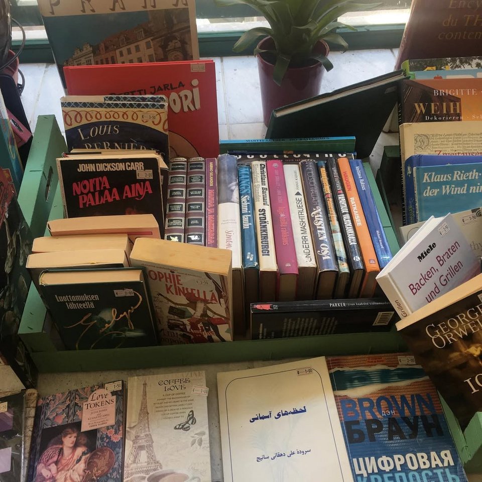 Second hand βιβλία, ελληνικά και ξενόγλωσσα στο Book Garden στο Κουκάκι / Φωτογραφία: bookgardenathens/Instagram